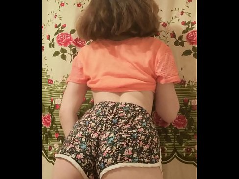 ❤️ Сексуальная юная малышка делает стриптиз снимая свои шортики на камеру ❌ Анальное порно на нашем сайте ❤